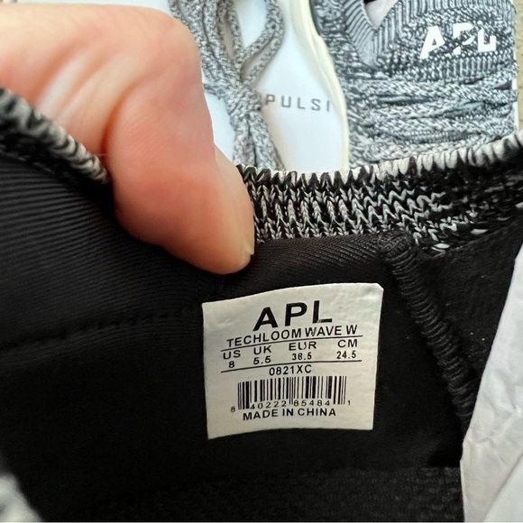 APL Techloom Wave hybrid running shoe US 8 black/pristine/melange new in box - Picture 7 of 10